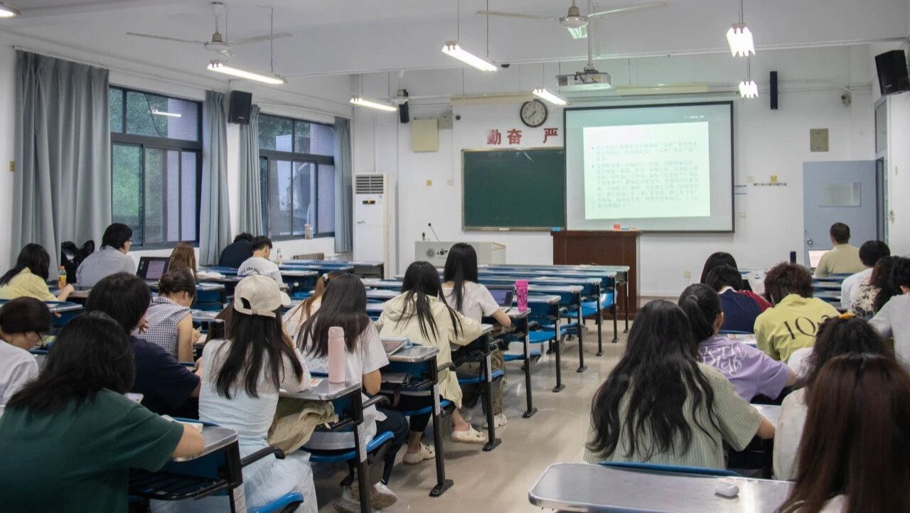 成人色情